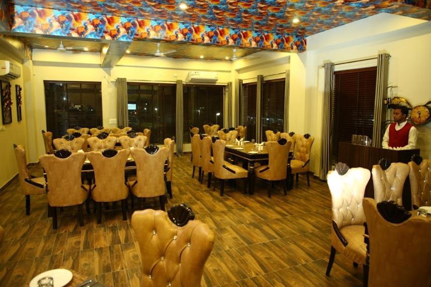 Hotel Anandan Citrine Vrindāvan Esterno foto