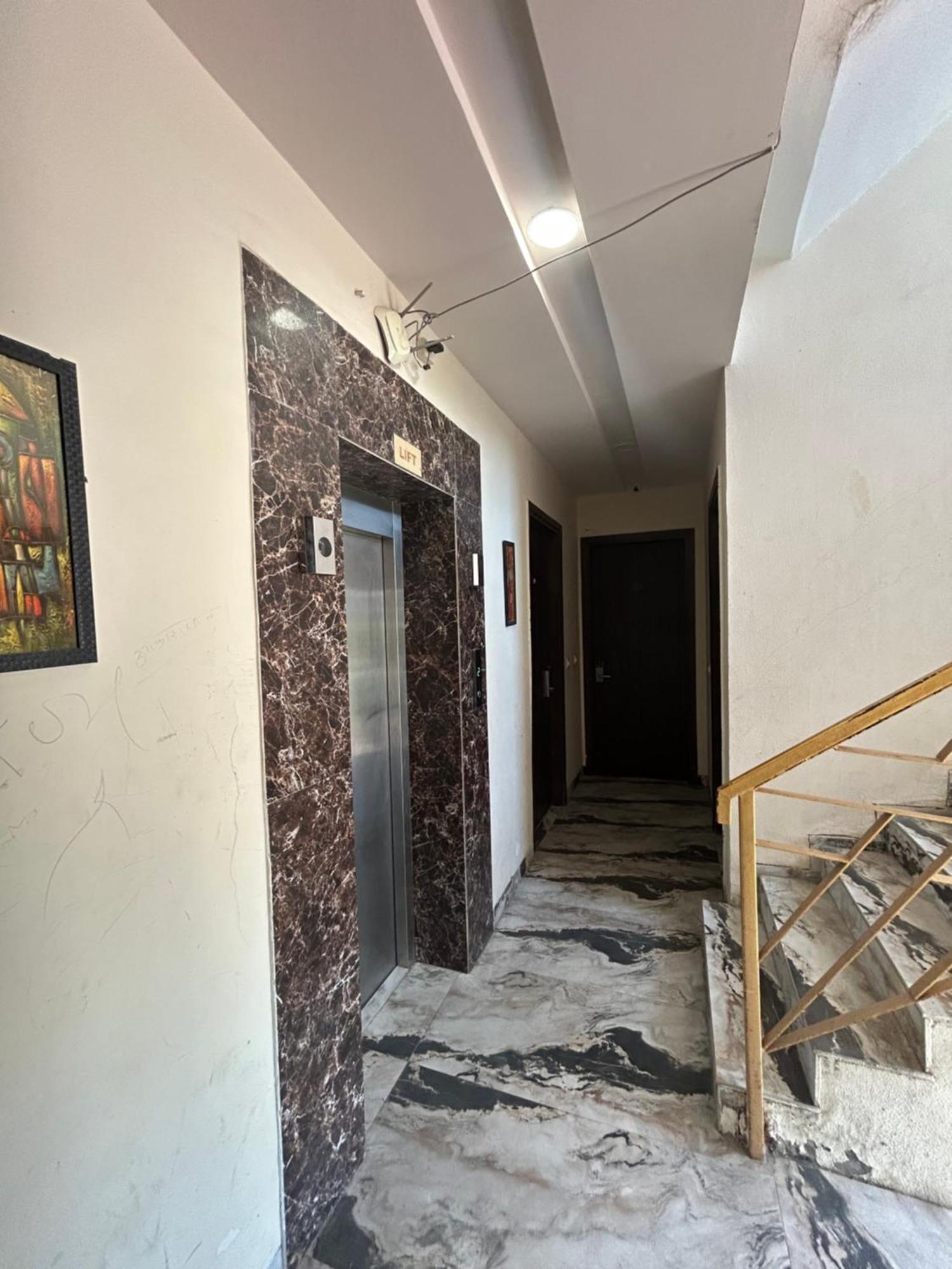 Hotel Anandan Citrine Vrindāvan Esterno foto