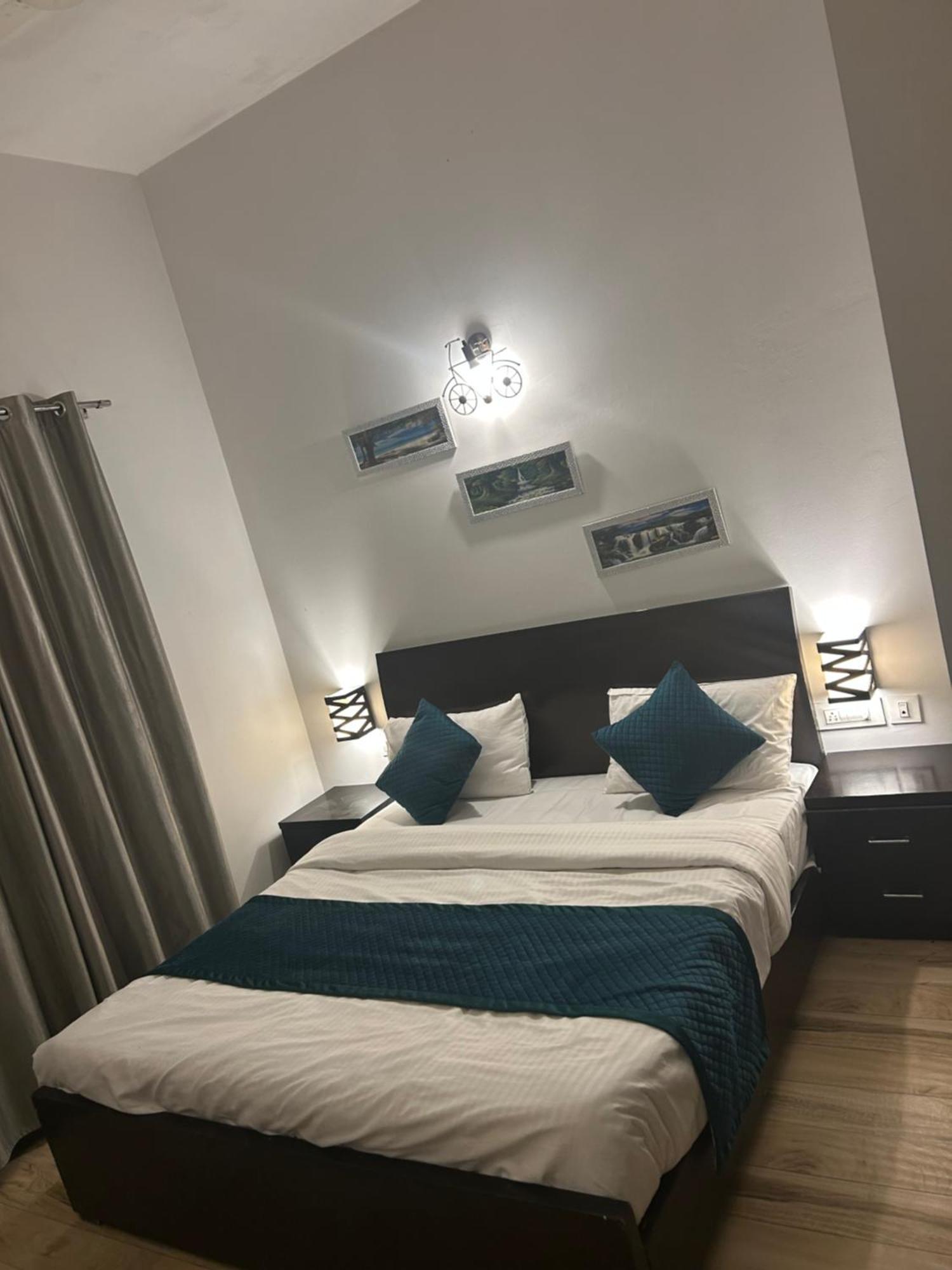 Hotel Anandan Citrine Vrindāvan Esterno foto