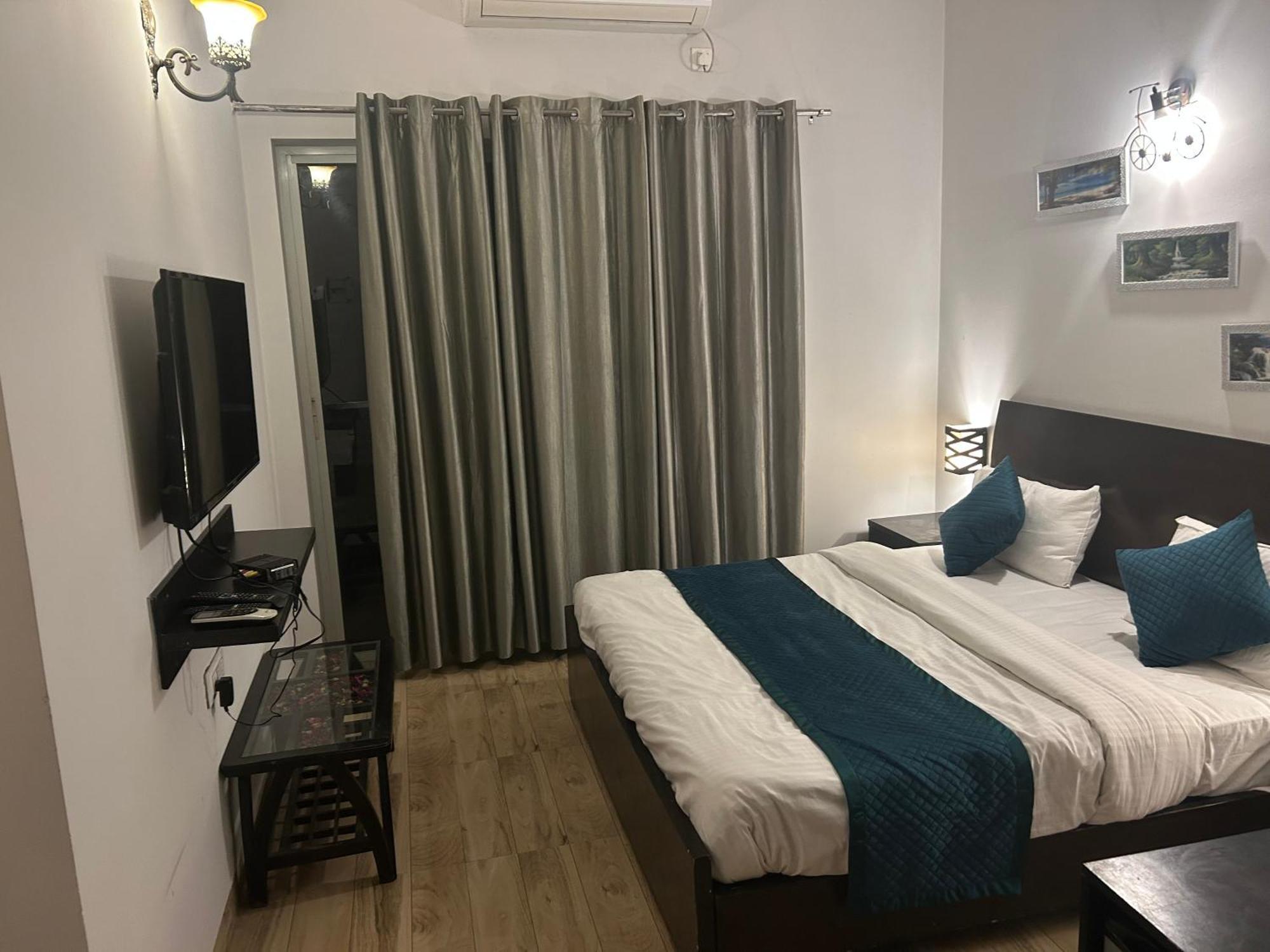 Hotel Anandan Citrine Vrindāvan Esterno foto